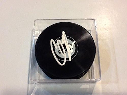 Chris Terjen potpisao je hokejski pak Philadelphia Flajers s potpisom B - NHL pakova s autogramom