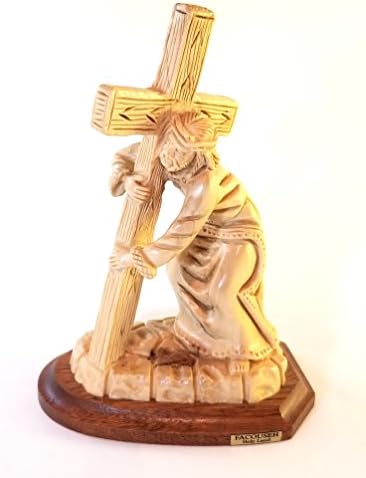 Isus s figuricom križa maslinovog drveta
