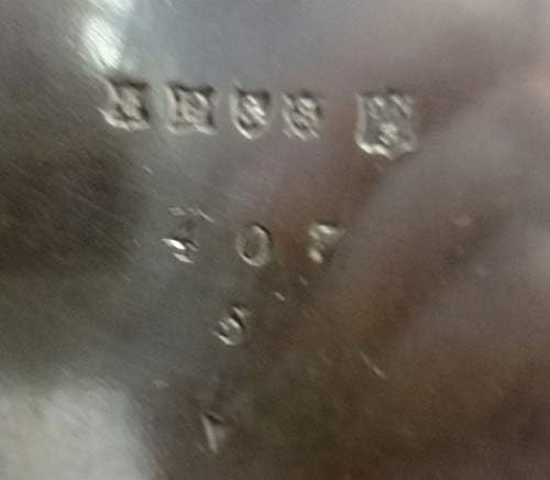 Engleska urna s toplom vodom od srebrne ploče s motivom lista i pomicanja